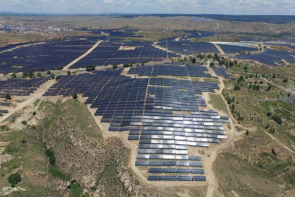 大型地面光伏發(fā)電系統(tǒng)